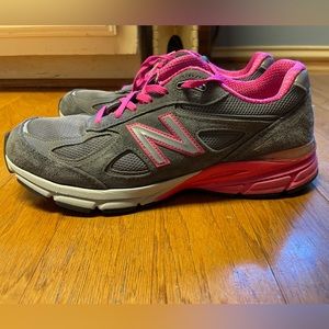 New Balance Women’s 990’s 10.5 2A shoes